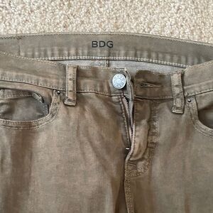 BDG women’s Olive-Brown Slim Straight Jeans